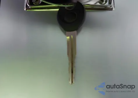 2002 Ford Escort Fleet из США, поврежденный, VIN 3FAFP13P72R209345